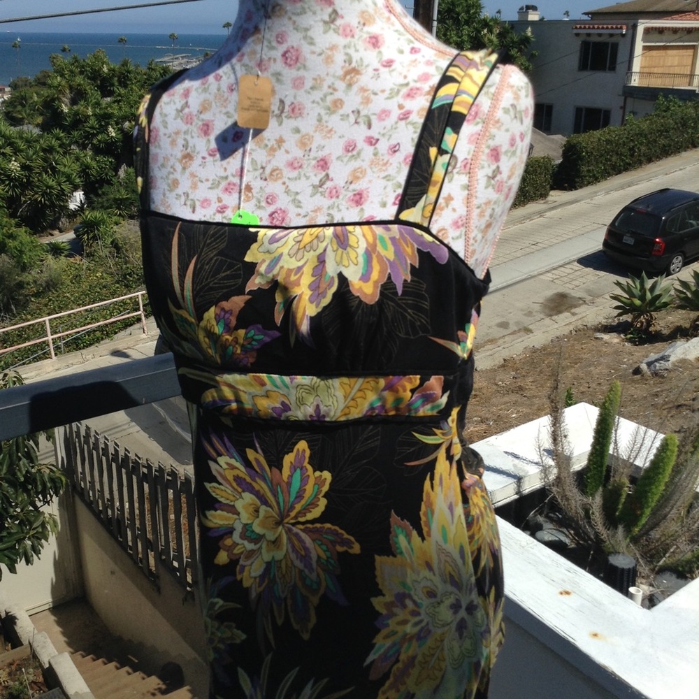Floral print Tahari